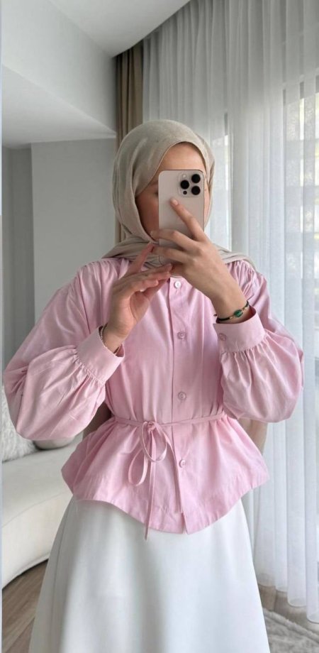 قميص قصير مع ربطة